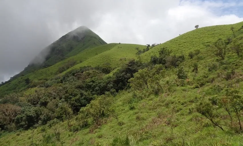 Jenukallu Gudda Deepadakallu Gudda