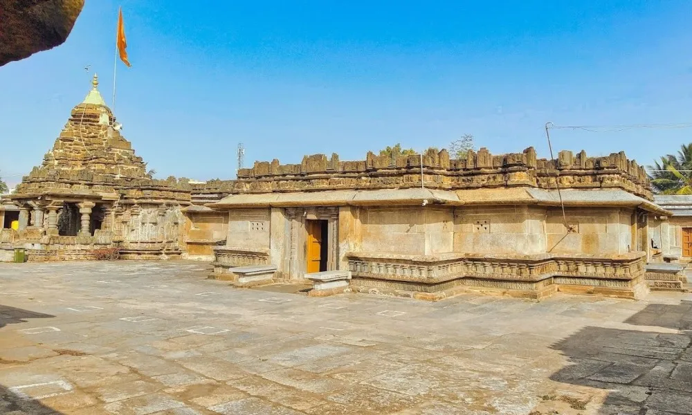 Someshwara Temple Lakshmeshwara