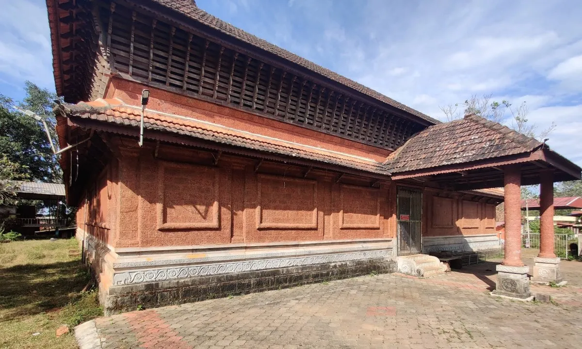 Shri Somanatheshwara Swamy Temple Someshwara